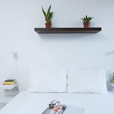 Stylish 2 Bedroom Flat With Balcony In London Kültér fotó