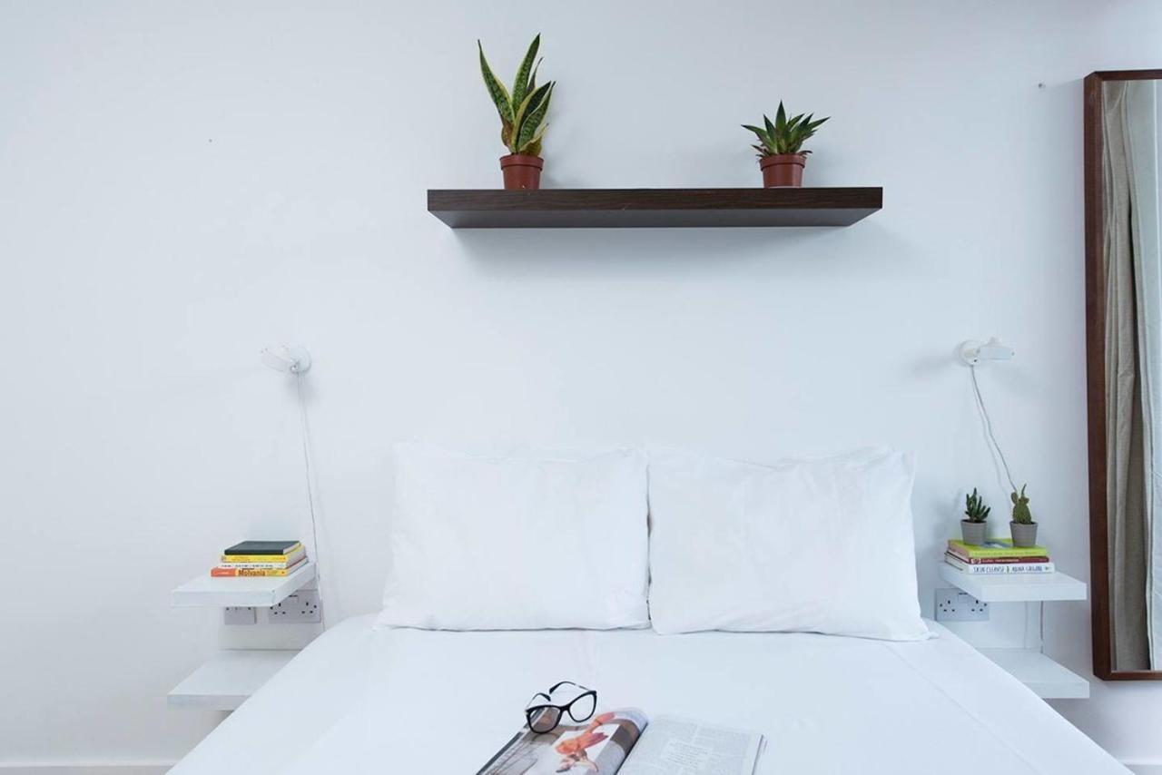 Stylish 2 Bedroom Flat With Balcony In London Kültér fotó
