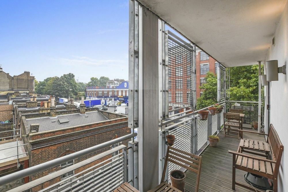 Stylish 2 Bedroom Flat With Balcony In London Kültér fotó