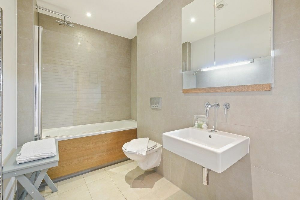 Stylish 2 Bedroom Flat With Balcony In London Kültér fotó